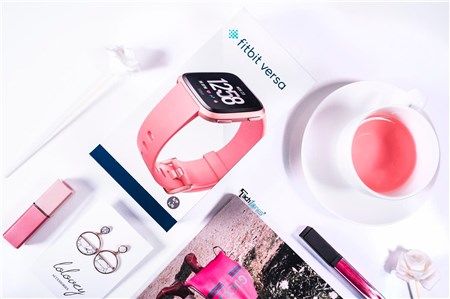 Fitbit Versa - Hãy để "nàng" thêm yêu công nghệ