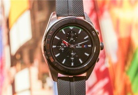 LG Watch W7– Mặt đồng hồ thông minh kết hợp kim cơ khí độc đáo