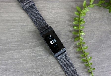 "Siêu phẩm" Fitbit Charge 3 - Top những Fitness tracker tốt nhất