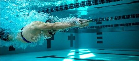 Theo dõi sức khỏe xương khớp tốt hơn khi đi bơi cùng đồng hồ Garmin