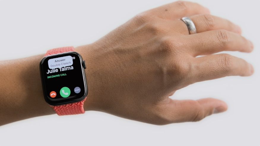 Apple Watch hỗ trợ điều khiển bằng cử chỉ (Apple Watch control by gesture): Apple Watch không chỉ là một chiếc đồng hồ thông minh, mà còn hỗ trợ người dùng điều khiển bằng cử chỉ, tạo sự tiện lợi và độc đáo. Hãy xem hình ảnh liên quan đến Apple Watch để khám phá thêm những tính năng độc đáo của sản phẩm này.