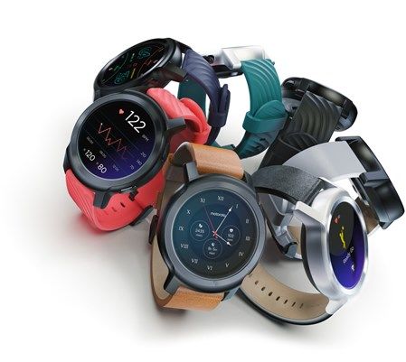 Moto Watch 100: Nghỉ chơi Wear OS, chạy hệ điều hành độc quyền của Motorola