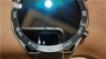 Rò rỉ hình ảnh thực tế Huawei Watch Ultimate trước thềm ra mắt