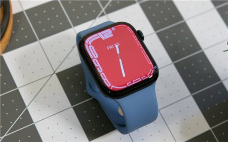 Đánh giá Apple Watch Series 8: Mạnh mẽ, thoải mái và quen thuộc