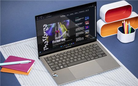 Đánh giá Asus Zenbook S 13 OLED 2023: Nhẹ hơn Macbook Air, màn OLED, giá hấp dẫn