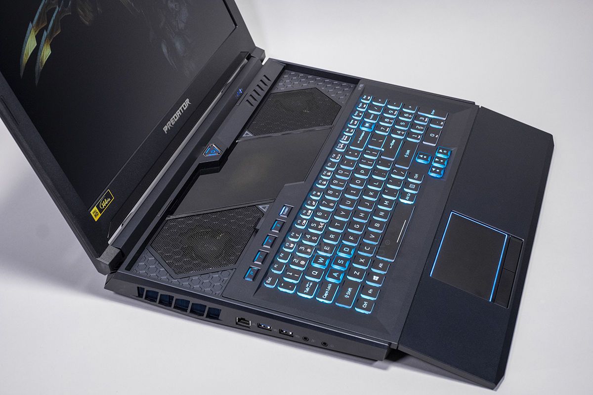 laptop gaming Acer Predator Helios 700