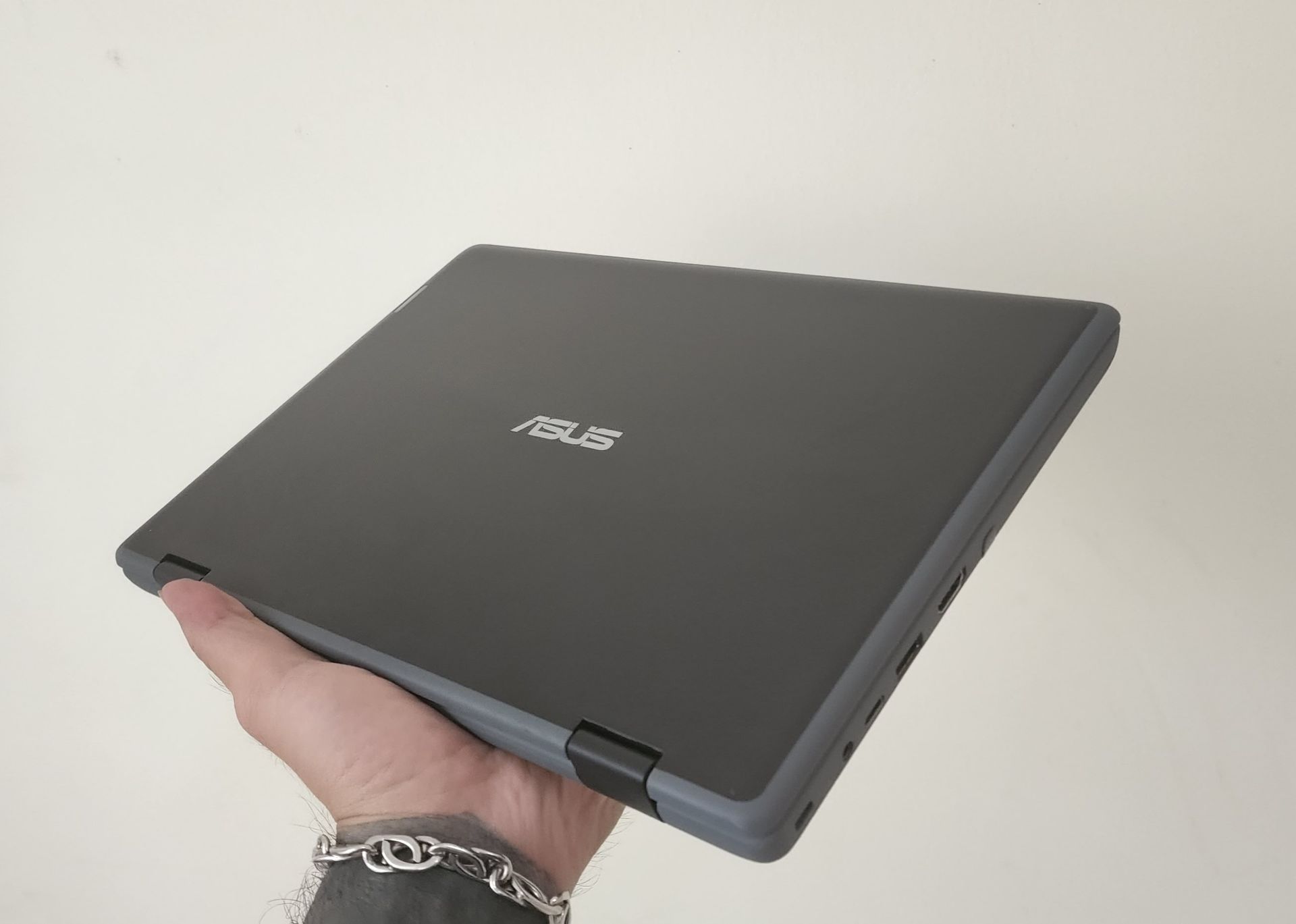 Đánh giá nhanh laptop học sinh Asus Flip BR1100FK
