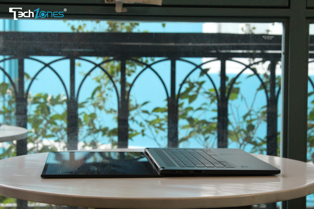 Trên tay Intel NUC M15 - Ấn tượng màn hình gương cùng kích thước