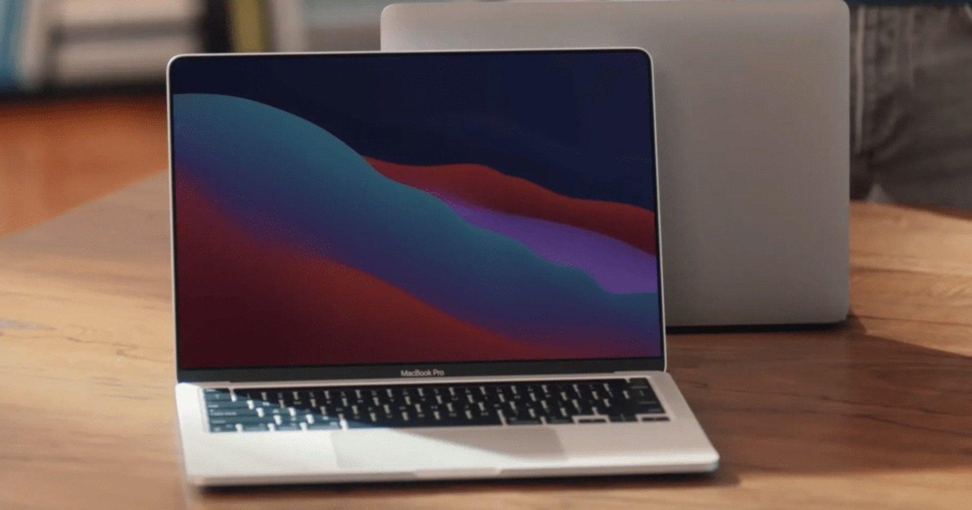 Apple ra mắt MacBook Pro M2 không có gì thay đổi so với M1